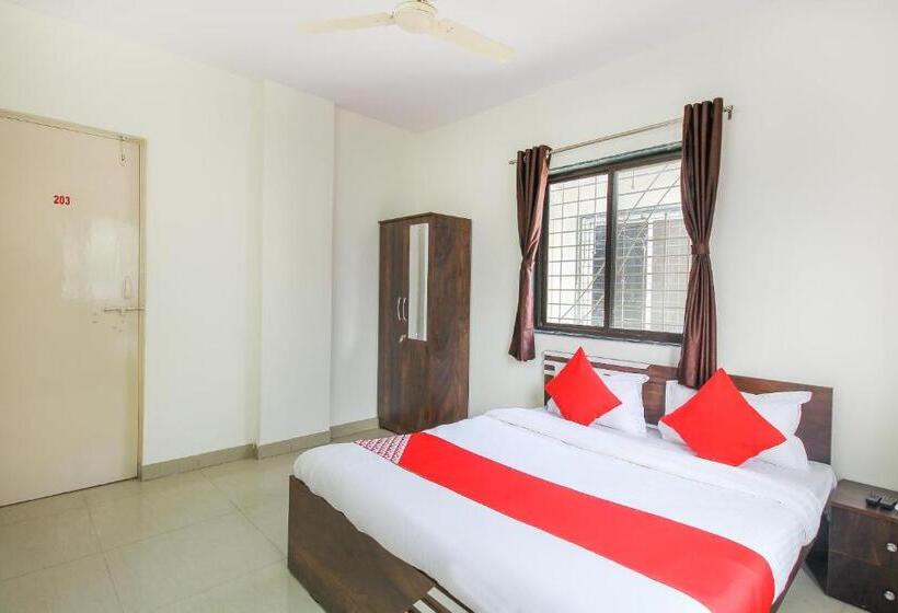 اتاق کلاسیک سه تخته, Oyo 70336 Royal Orbit Blue