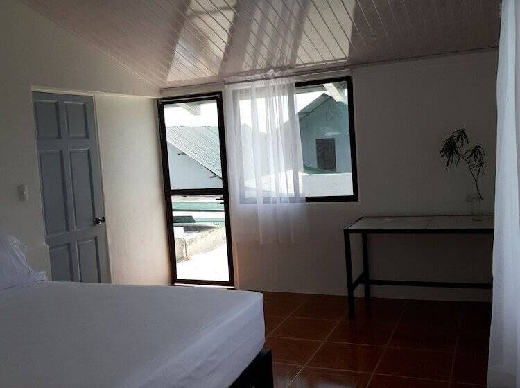 اتاق استاندارد با بالکن, Vista Castillo