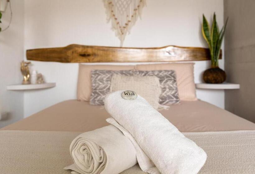 غرفة قياسية مزوَّدة بشُرفة, Tribe Boutique Hotel   Adults Only