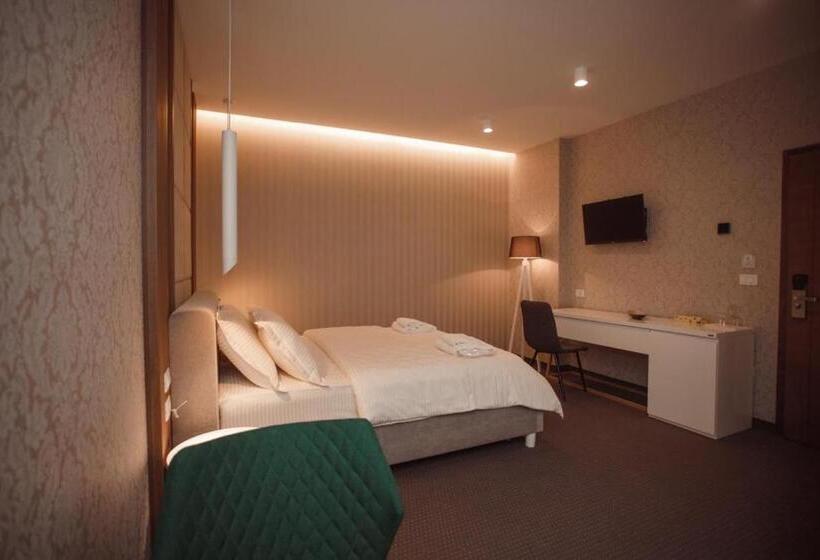 חדר דלוקס, Chicago