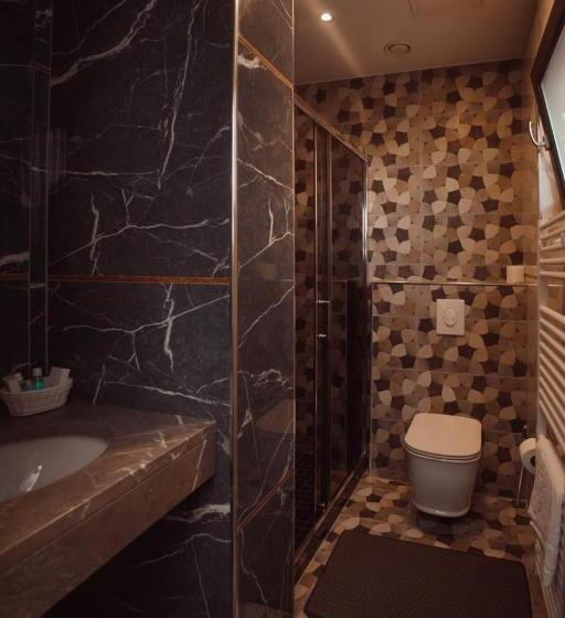 חדר דלוקס, Chicago