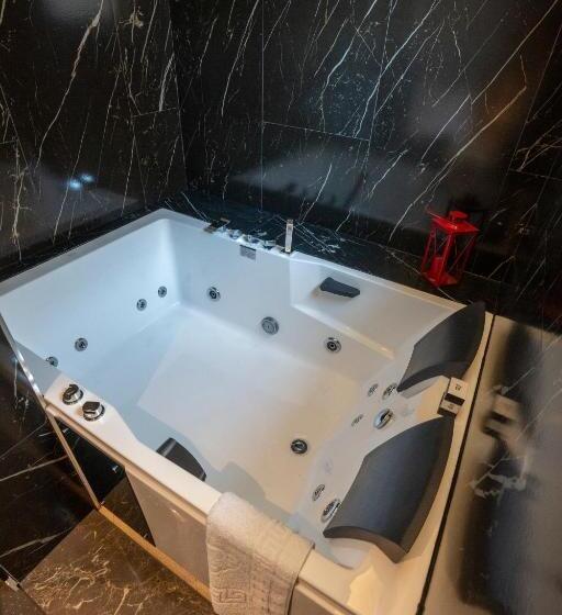 סוויטה דלוקס, Chicago