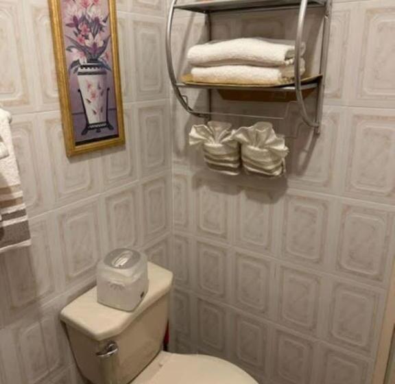 اتاق لوکس, Aileen Palm Cove Ja