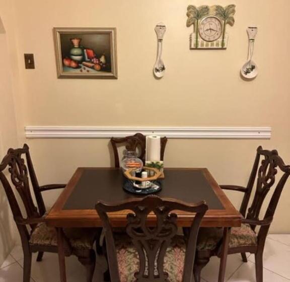 اتاق استاندارد با تخت بزرگ, Aileen Palm Cove Ja