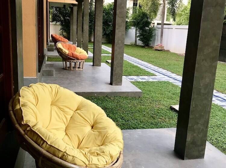 Quarto Deluxe, Ravan Tangalle