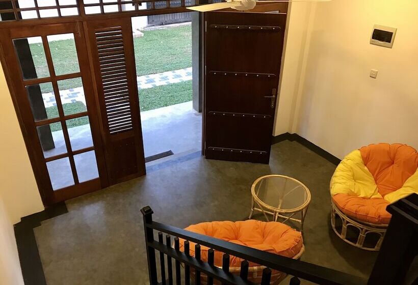 Quarto Deluxe, Ravan Tangalle