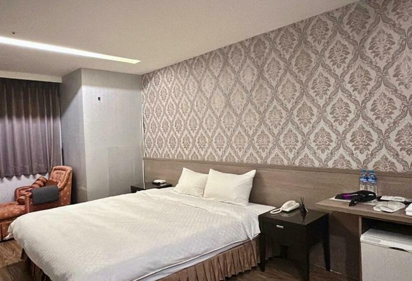 اتاق استاندارد, Crystal City