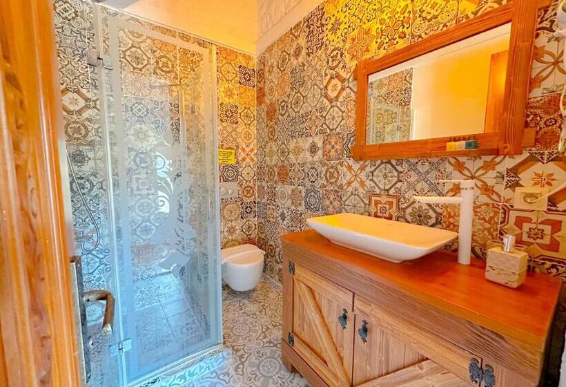 اتاق لوکس, Stone Garden Tas