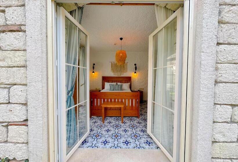 اتاق استاندارد, Stone Garden Tas