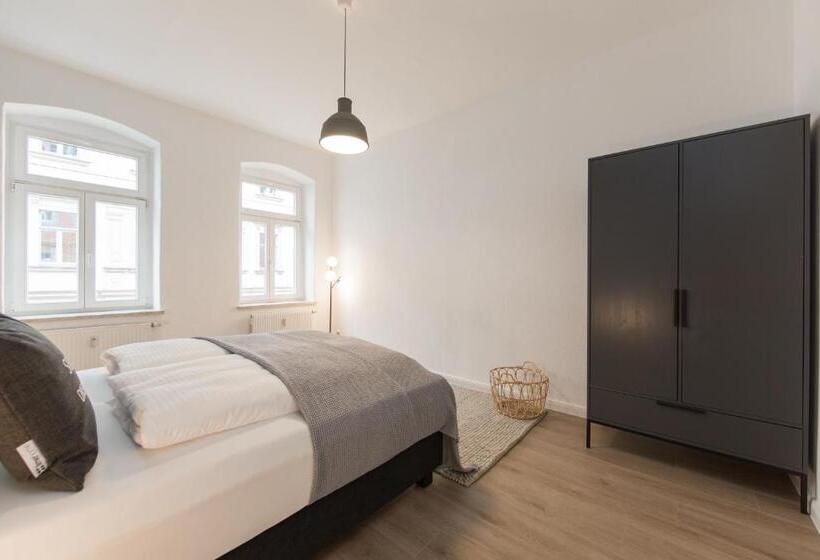 2 Bedroom Suite with Balcony, Limehome Dresden Jordanstraße