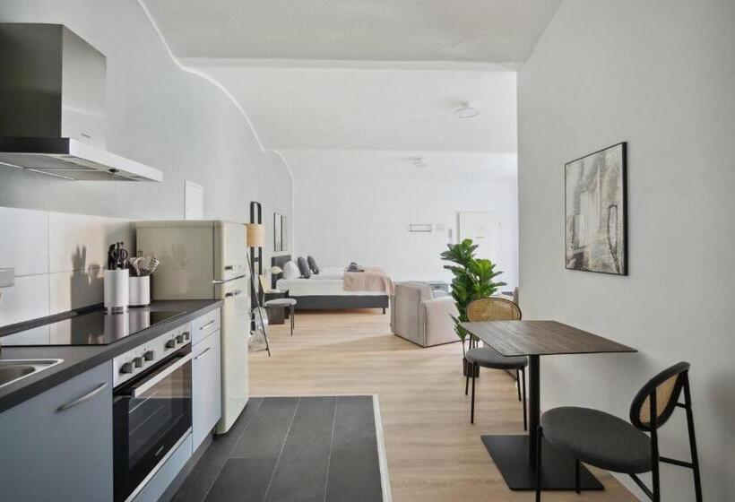 스탠다드 스튜디오, Limehome Dresden Jordanstraße
