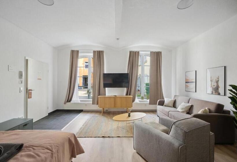 스탠다드 스튜디오, Limehome Dresden Jordanstraße