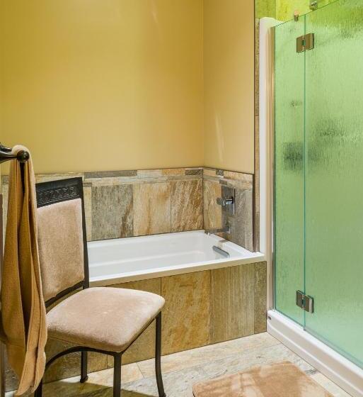 סוויטה דלוקס, Kootenay Wild Guest Suites