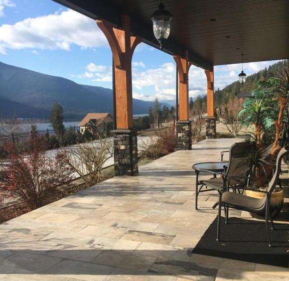 Студия Deluxe, Kootenay Wild Guest Suites