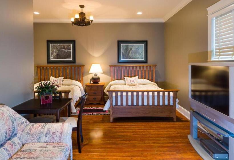 סטודיו דלוקס, Kootenay Wild Guest Suites