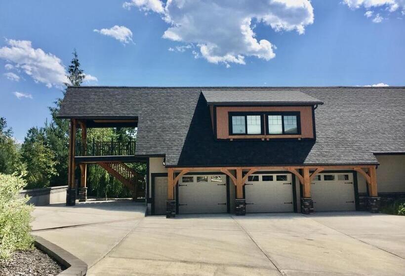 סוויטה אקזקיוטיב, Kootenay Wild Guest Suites