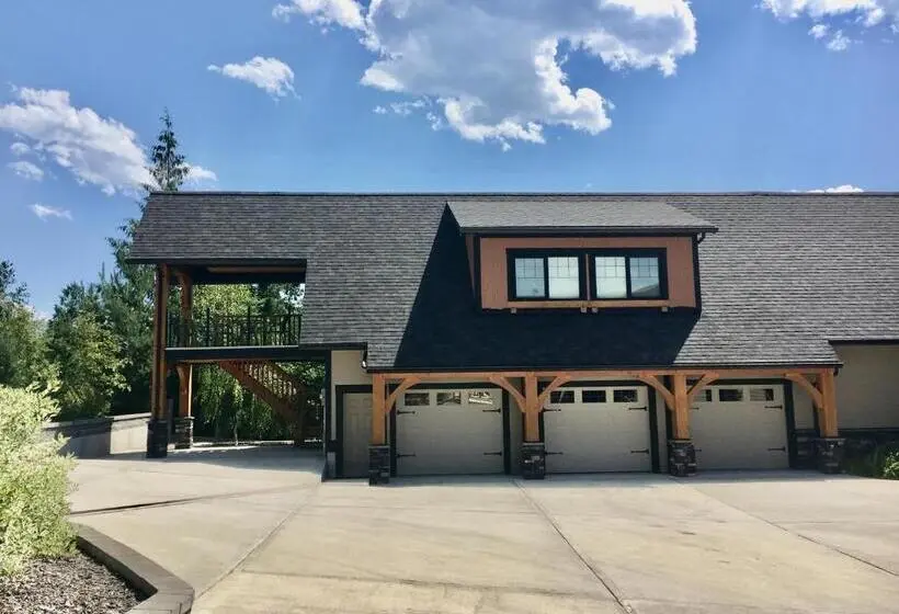 エクゼクティブスイート, Kootenay Wild Guest Suites