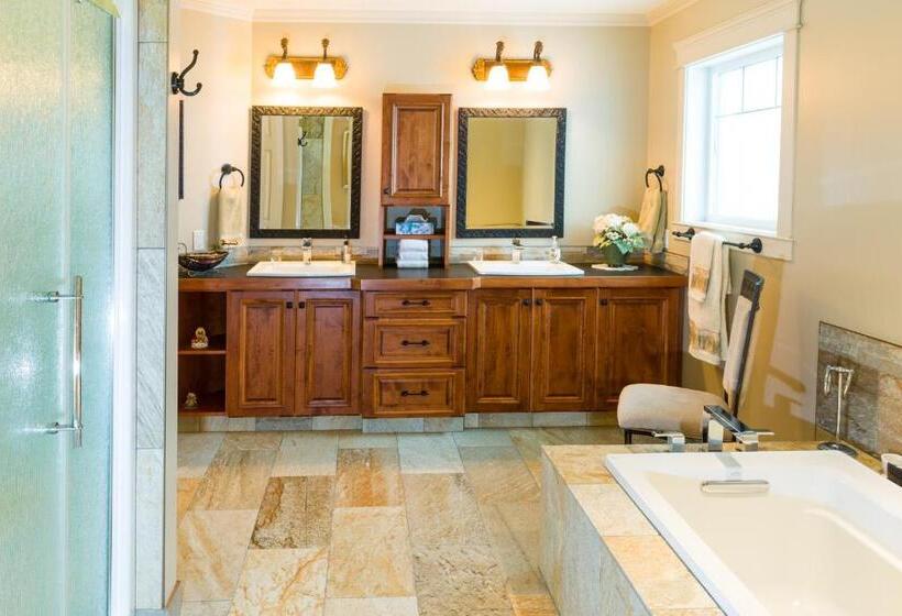 סוויטה אקזקיוטיב, Kootenay Wild Guest Suites