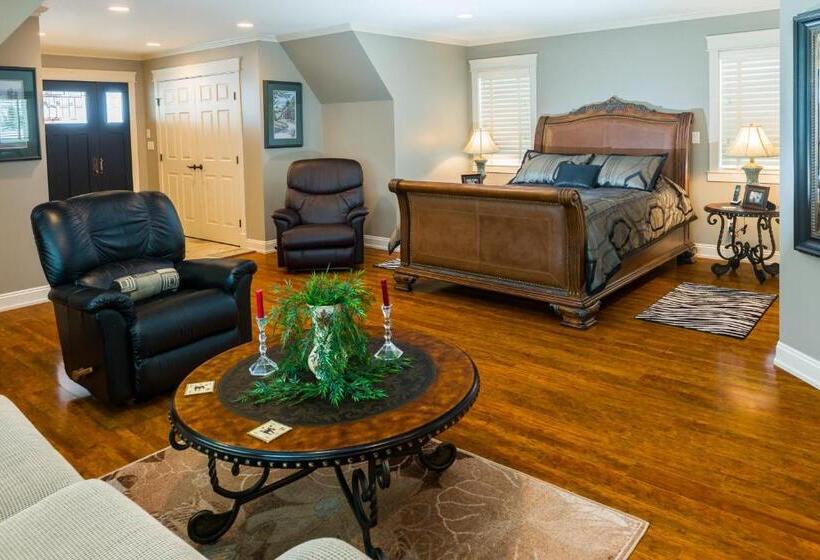 סוויטה אקזקיוטיב, Kootenay Wild Guest Suites