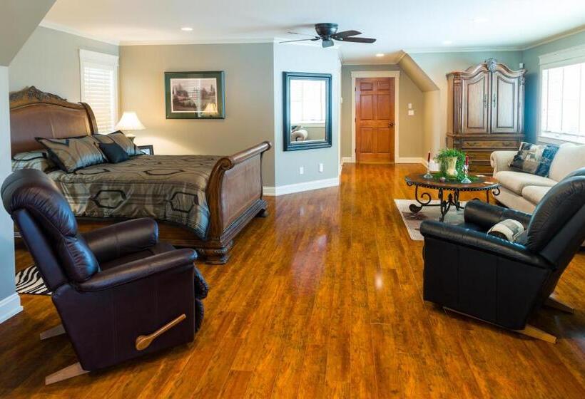 סוויטה אקזקיוטיב, Kootenay Wild Guest Suites