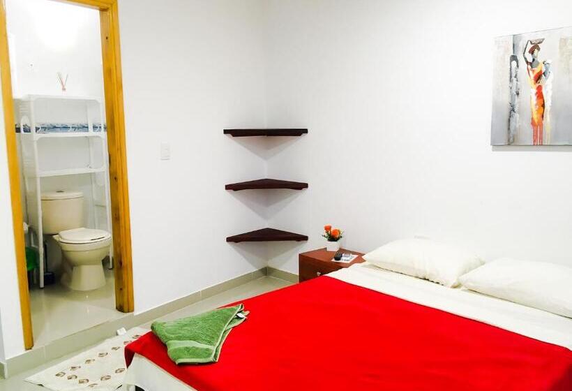 Номер Стандарт, Posada Miss Joyce House