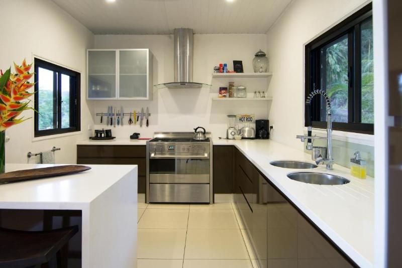 带大床的标准间, Days Inn By Wyndham St. Louis/westport Mo