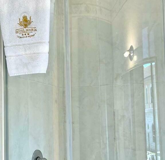 اتاق استاندارد, Maria