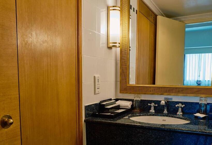 سوئیت کلاب, Saigon Prince