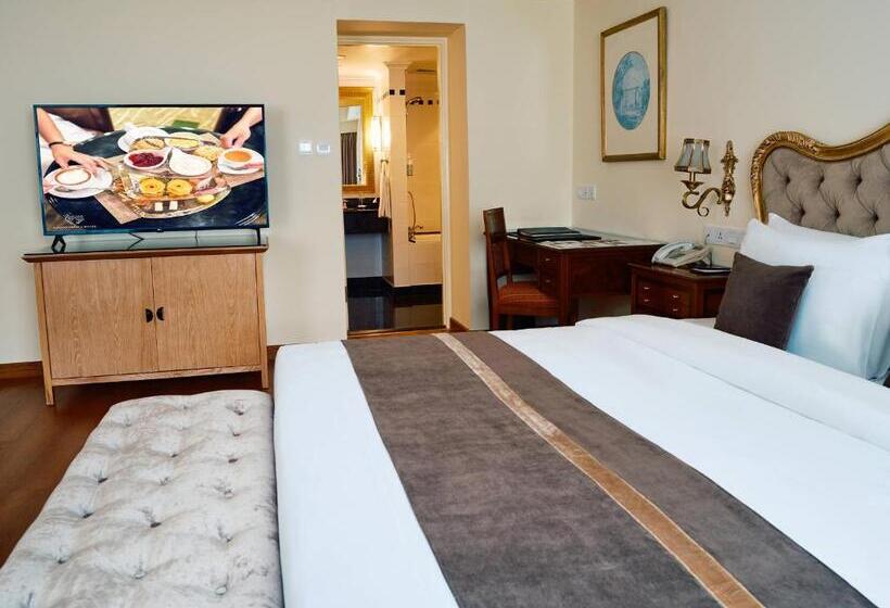 سوئیت کلاب, Saigon Prince