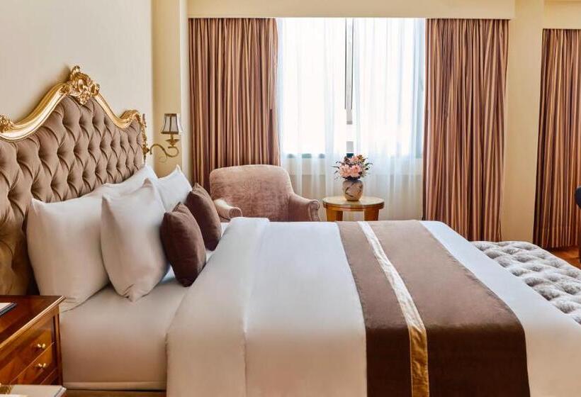 سوئیت کلاب, Saigon Prince