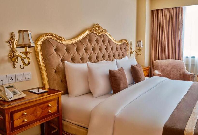 سوئیت کلاب, Saigon Prince