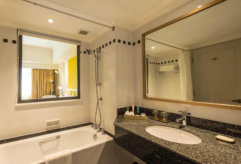 اتاق اجرایی, Saigon Prince