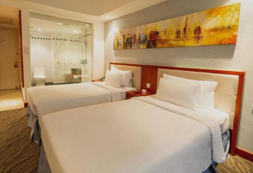 اتاق کلاب, Saigon Prince