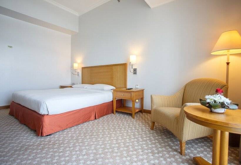 Номер Deluxe, The Linden Suites