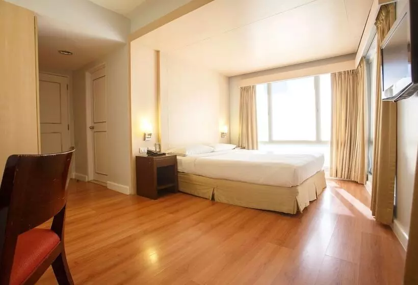 3 Bedroom Suite, The Linden Suites