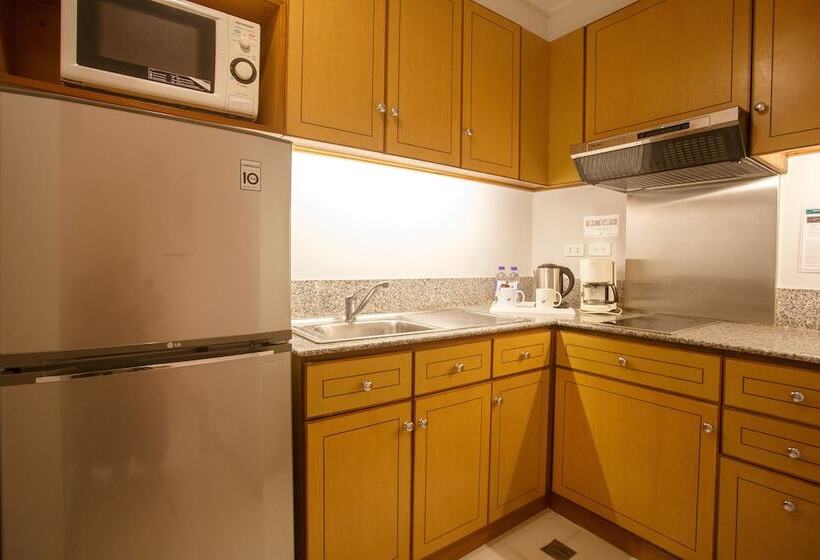 Номер Deluxe, The Linden Suites