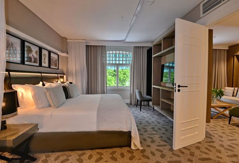 سوئیت با تخت بزرگ, The Victoria Falls