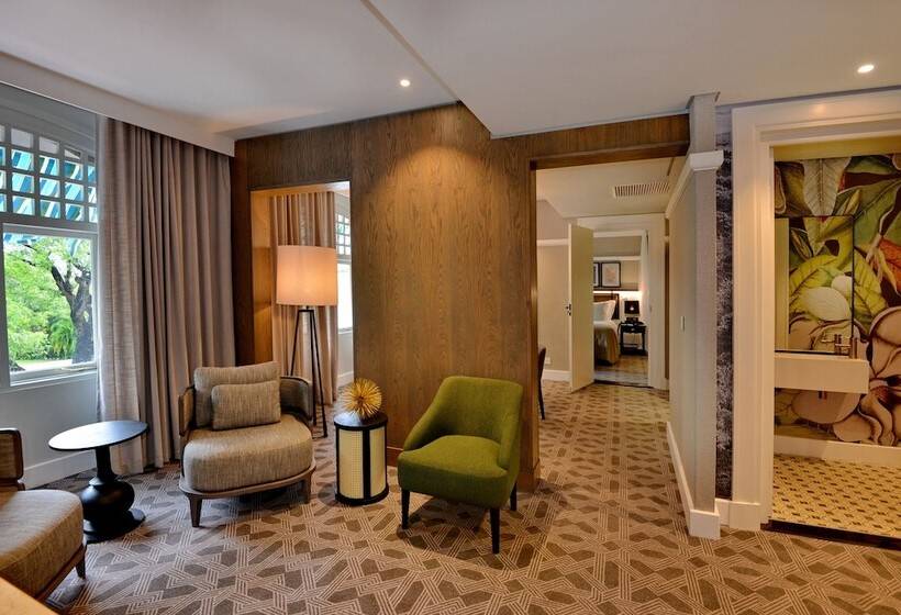 سوئیت با تخت بزرگ, The Victoria Falls