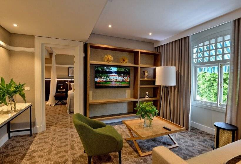 سوئیت با تخت بزرگ, The Victoria Falls