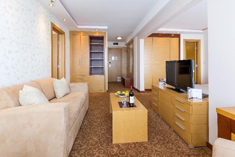 اتاق خانوادگی, Putnik Inn Belgrade