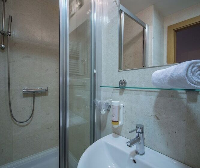 اتاق استاندارد, Putnik Inn Belgrade