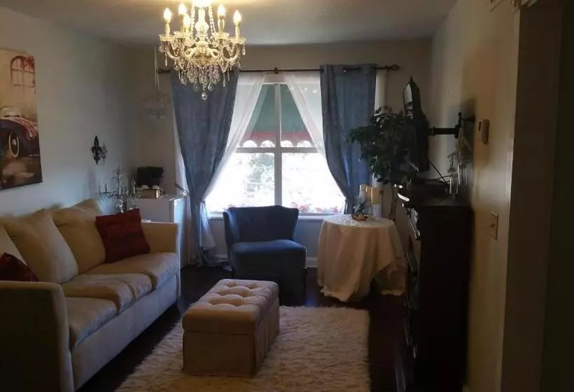 キングサイズベッドのスイートルーム, Woodstock Inn Bed & Breakfast