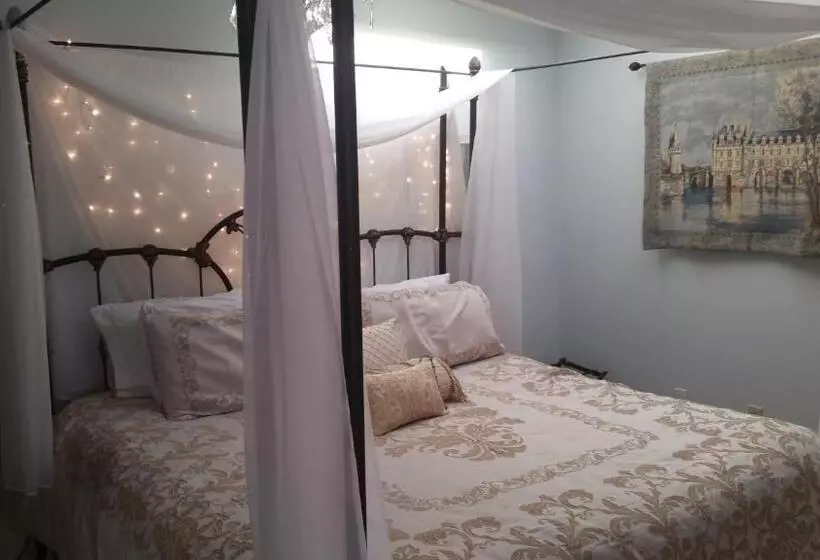 キングサイズベッドのスイートルーム, Woodstock Inn Bed & Breakfast