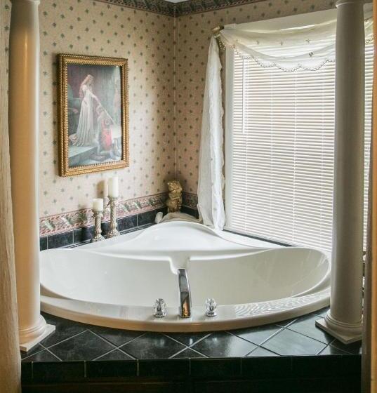 غرفة قياسية سرير كينج لذوى الإحتياجات الخاصة, Woodstock Inn Bed & Breakfast