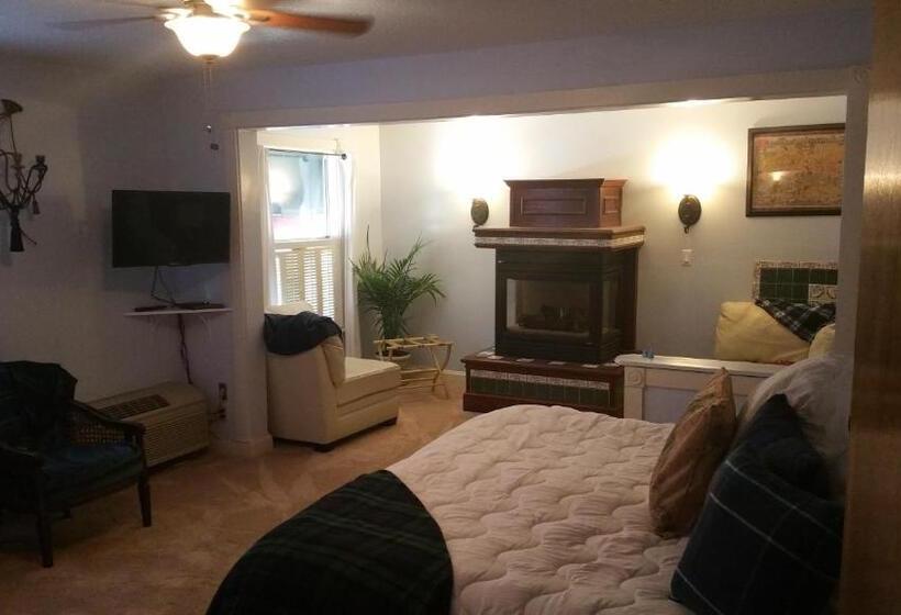 غرفة سوبيريور سرير كينج, Woodstock Inn Bed & Breakfast