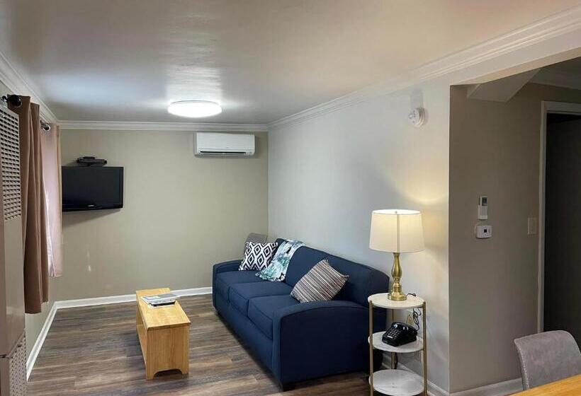 جناح, Woodland Motel