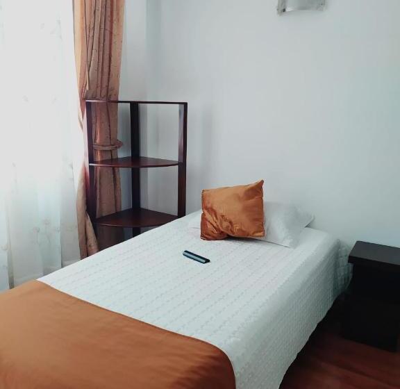 スタンダードシングルルーム, Oporto 83