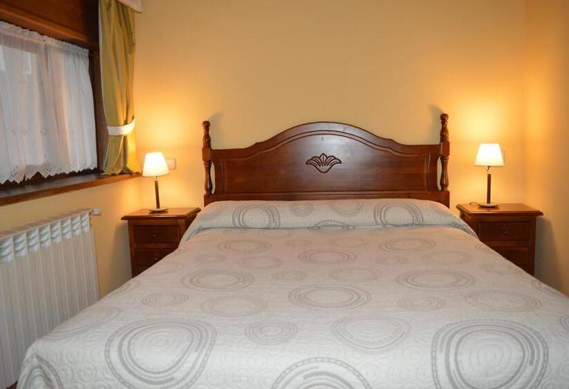 Номер Стандарт Индивидуальный, Hostal Revinuesa