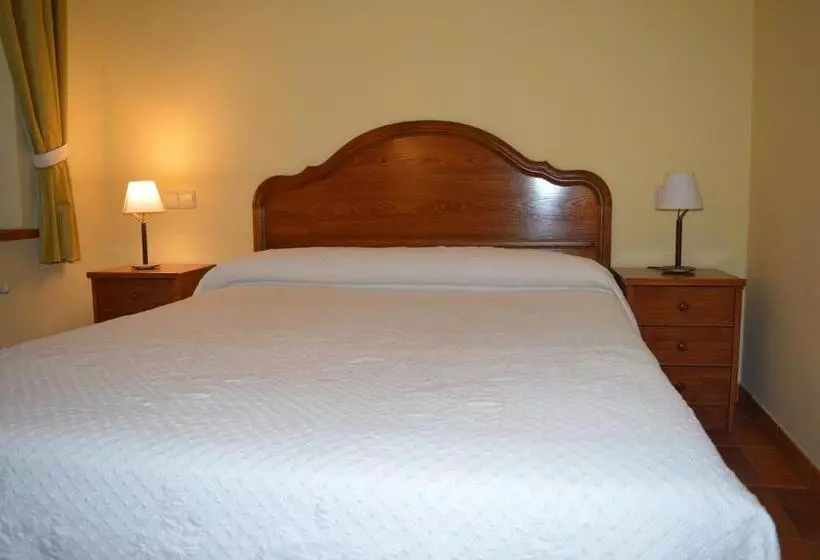 اتاق استاندارد یک نفره, Hostal Revinuesa