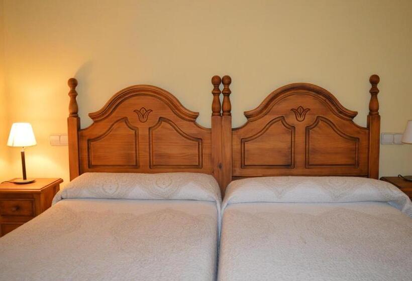 连接 1 卧室公寓, Hostal Revinuesa